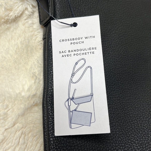 Tommy Hilfiger black crossbody with gold detail. Pouch card holder included - Picture 6 of 12